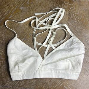 THE BRIGHT SIDE Ivory Triangle Top M